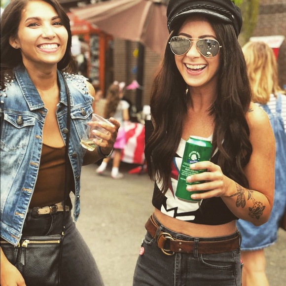 Meet your Posher, Emily - Picture 2 of 3